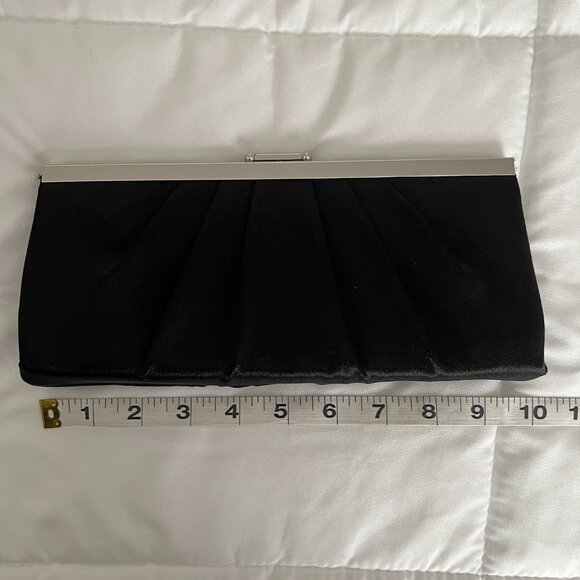 Gunne Sax by Jessica McClintock® Black Pleated Satin Convertible Clutch Chain - Picture 7 of 11